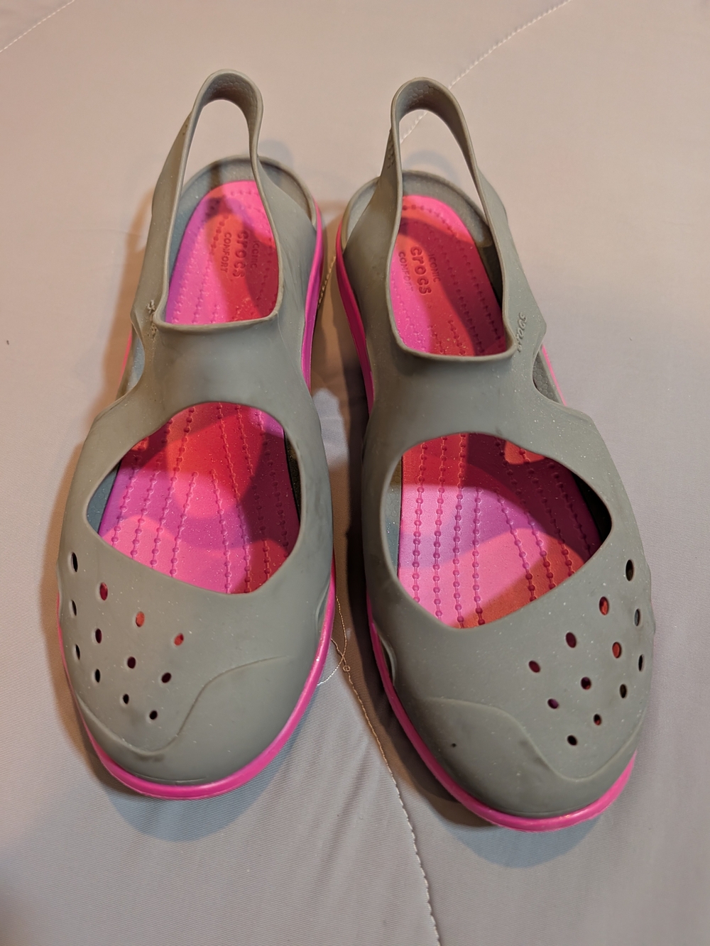 Crocs Women’s Swiftwater Wave in Smoke, gray and pknk, Size 8